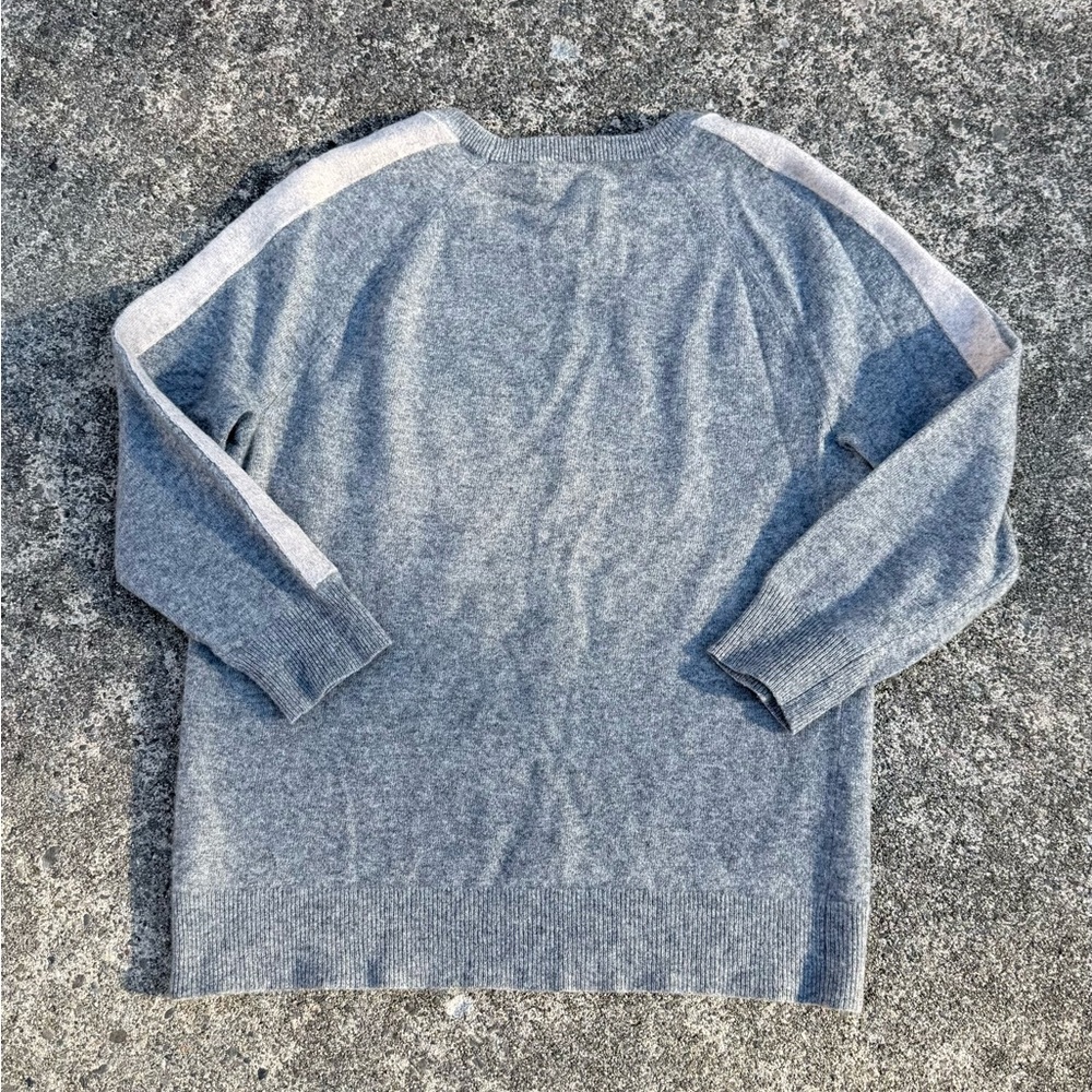 J.Crew Gray Cashmere Blend Sweater Floral Detail Crewneck Size S - Picture 5 of 9